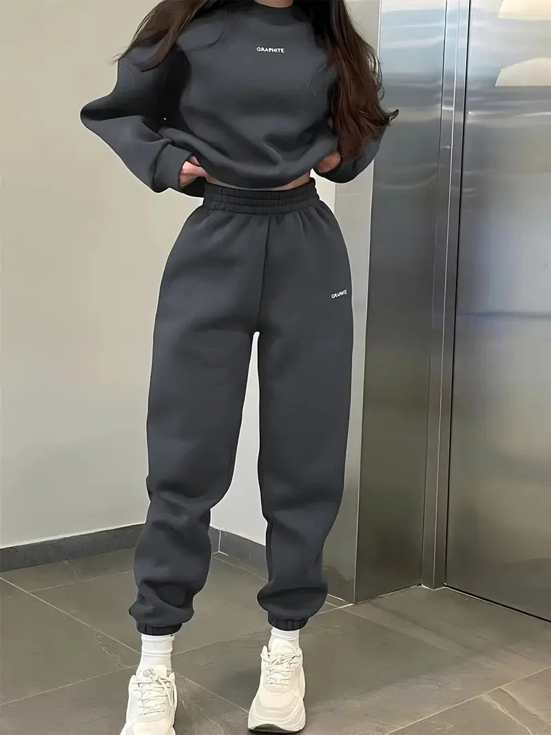 Women’s Hoodie and Pants Set – Cozy Casual Loungewear Outfit