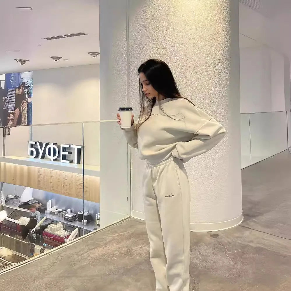 Women’s Hoodie and Pants Set – Cozy Casual Loungewear Outfit