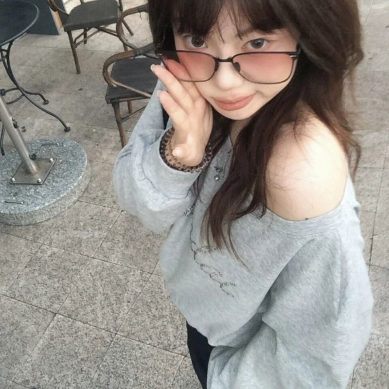 Women’s Cropped Streetwear Hoodie – Trendy Casual Pullover