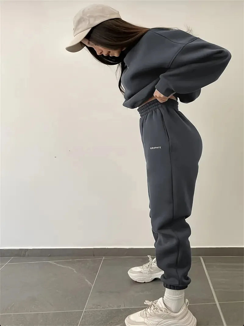 Women’s Hoodie and Pants Set – Cozy Casual Loungewear Outfit