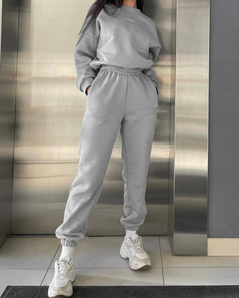 Women’s Hoodie and Pants Set – Cozy Casual Loungewear Outfit