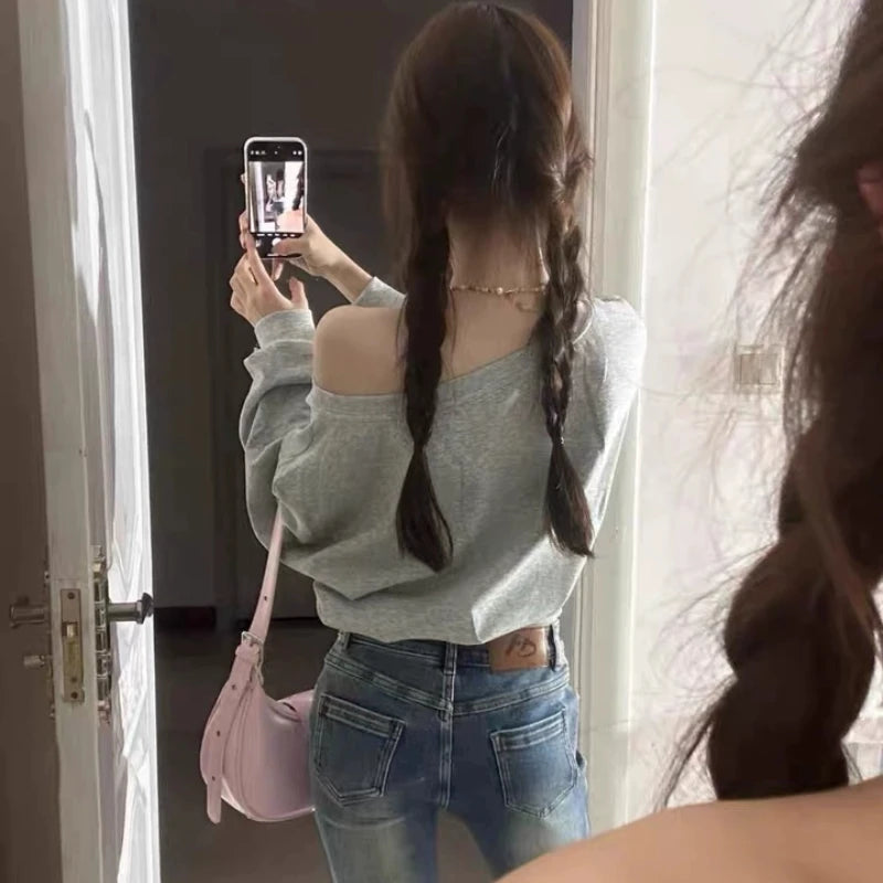 Women’s Cropped Streetwear Hoodie – Trendy Casual Pullover