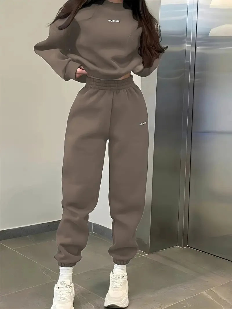 Women’s Hoodie and Pants Set – Cozy Casual Loungewear Outfit