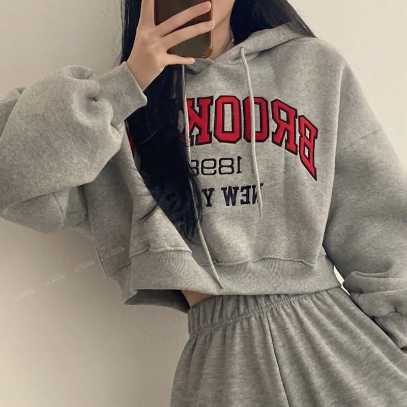 Cropped Baggy Hoodie for Women – Trendy Streetwear Style