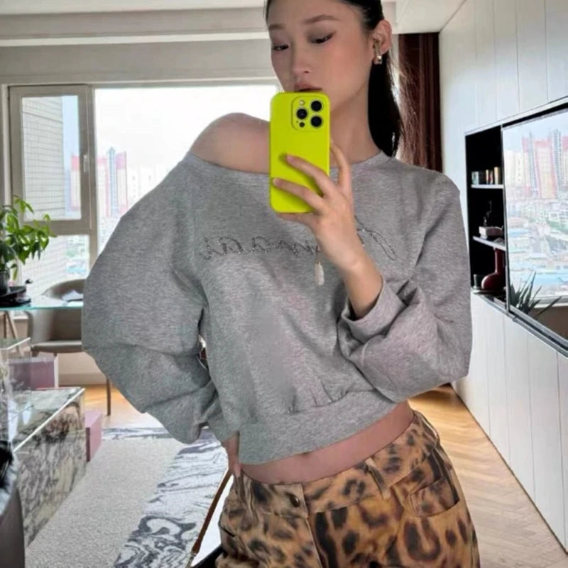 Women’s Cropped Streetwear Hoodie – Trendy Casual Pullover