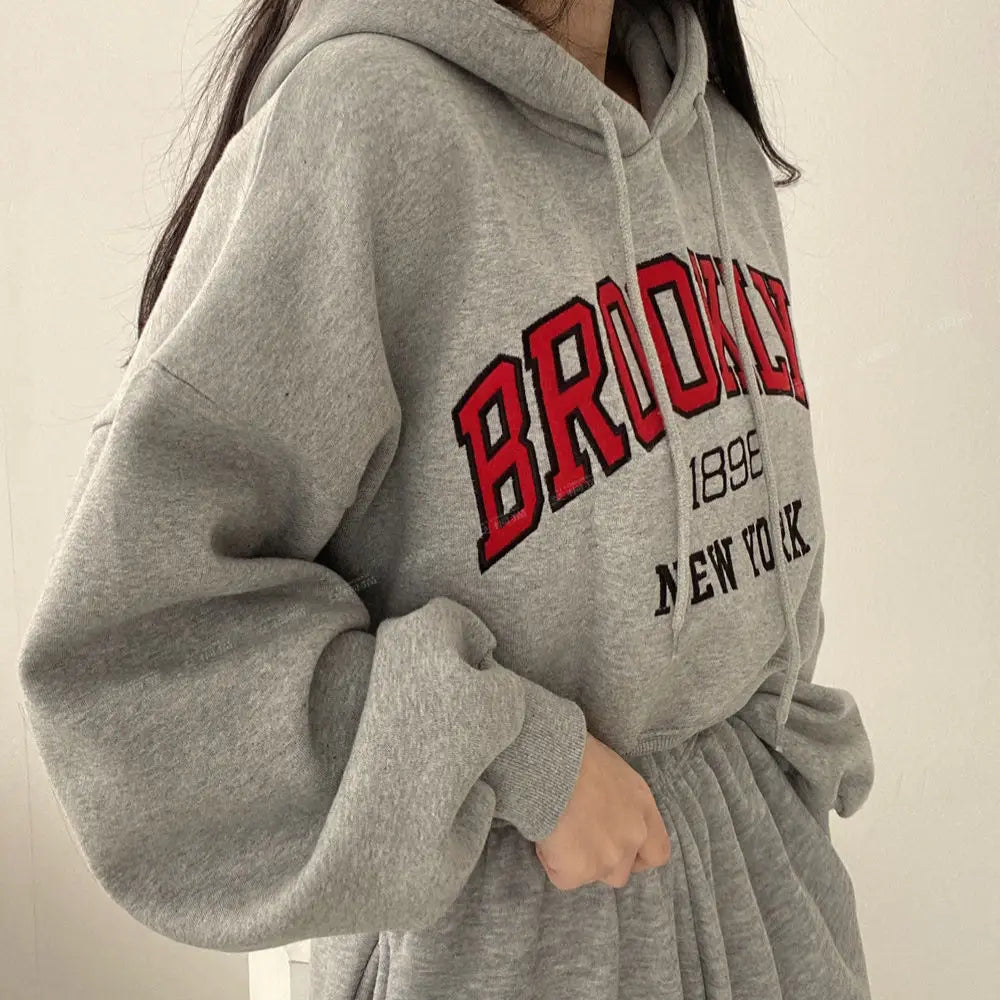 Cropped Baggy Hoodie for Women – Trendy Streetwear Style