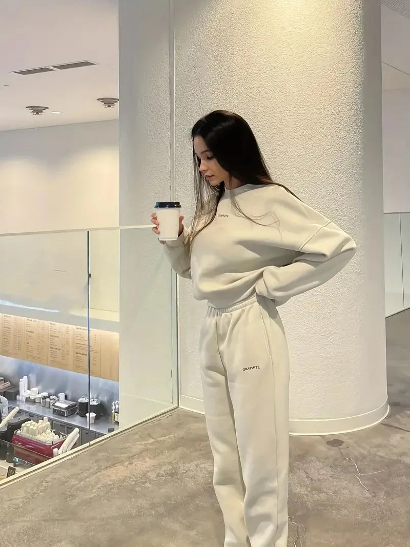 Women’s Hoodie and Pants Set – Cozy Casual Loungewear Outfit