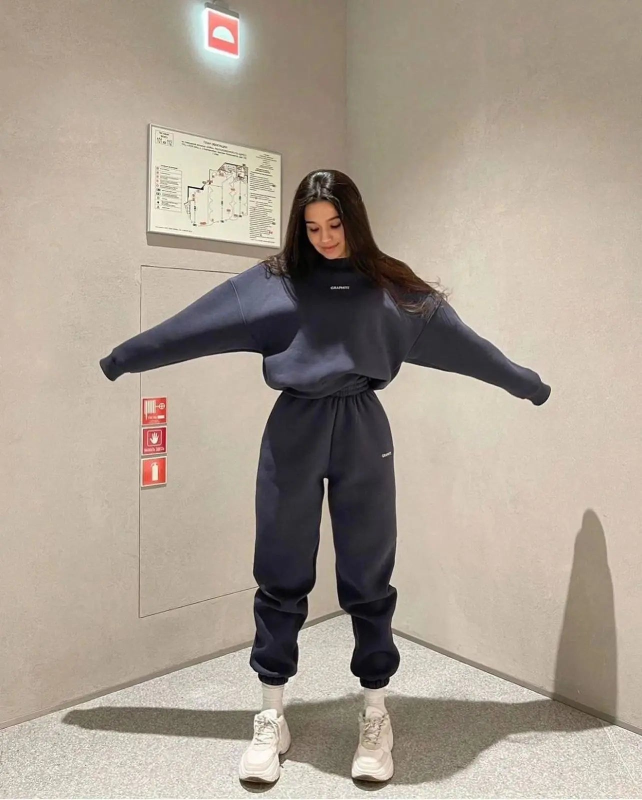 Women’s Hoodie and Pants Set – Cozy Casual Loungewear Outfit