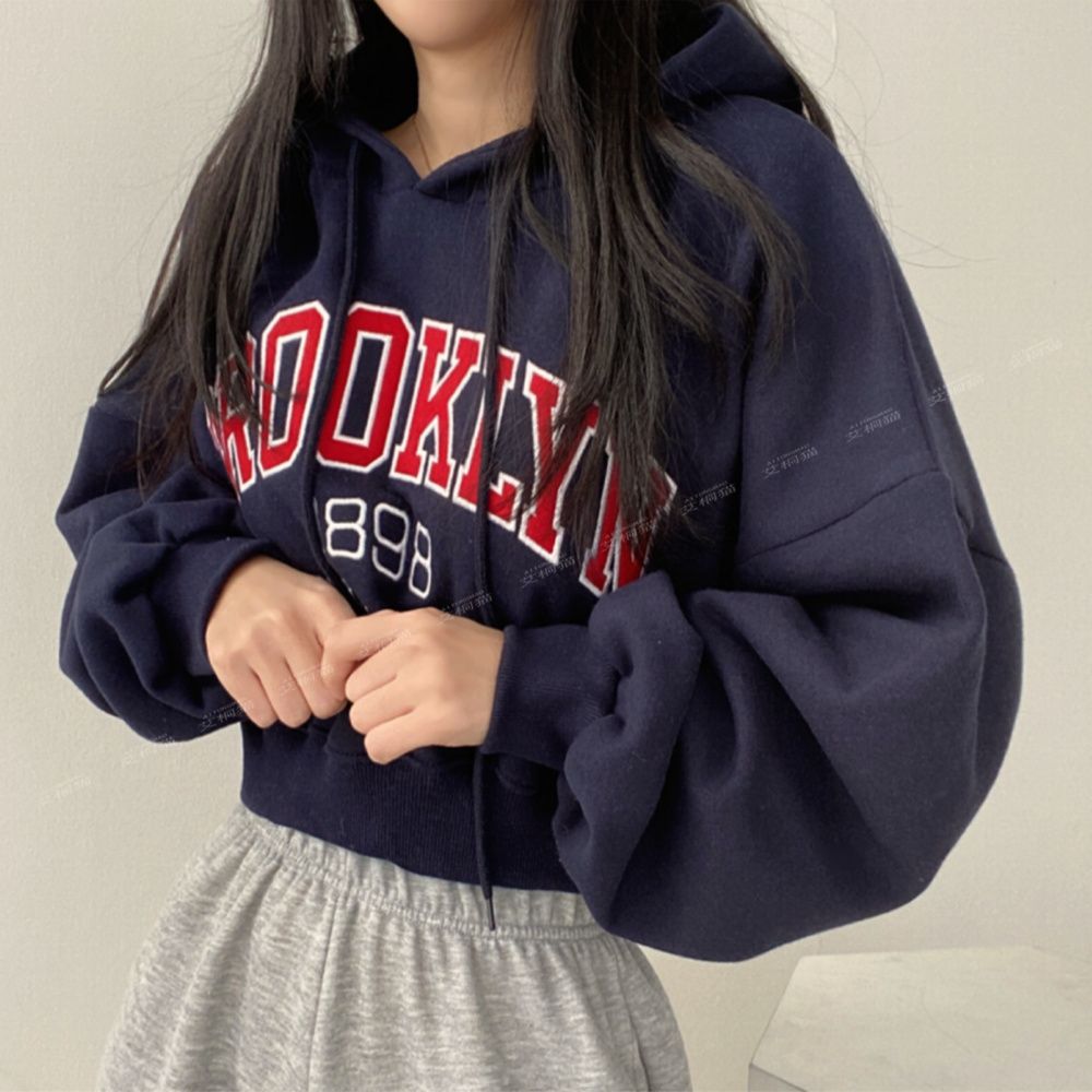 Cropped Baggy Hoodie for Women – Trendy Streetwear Style