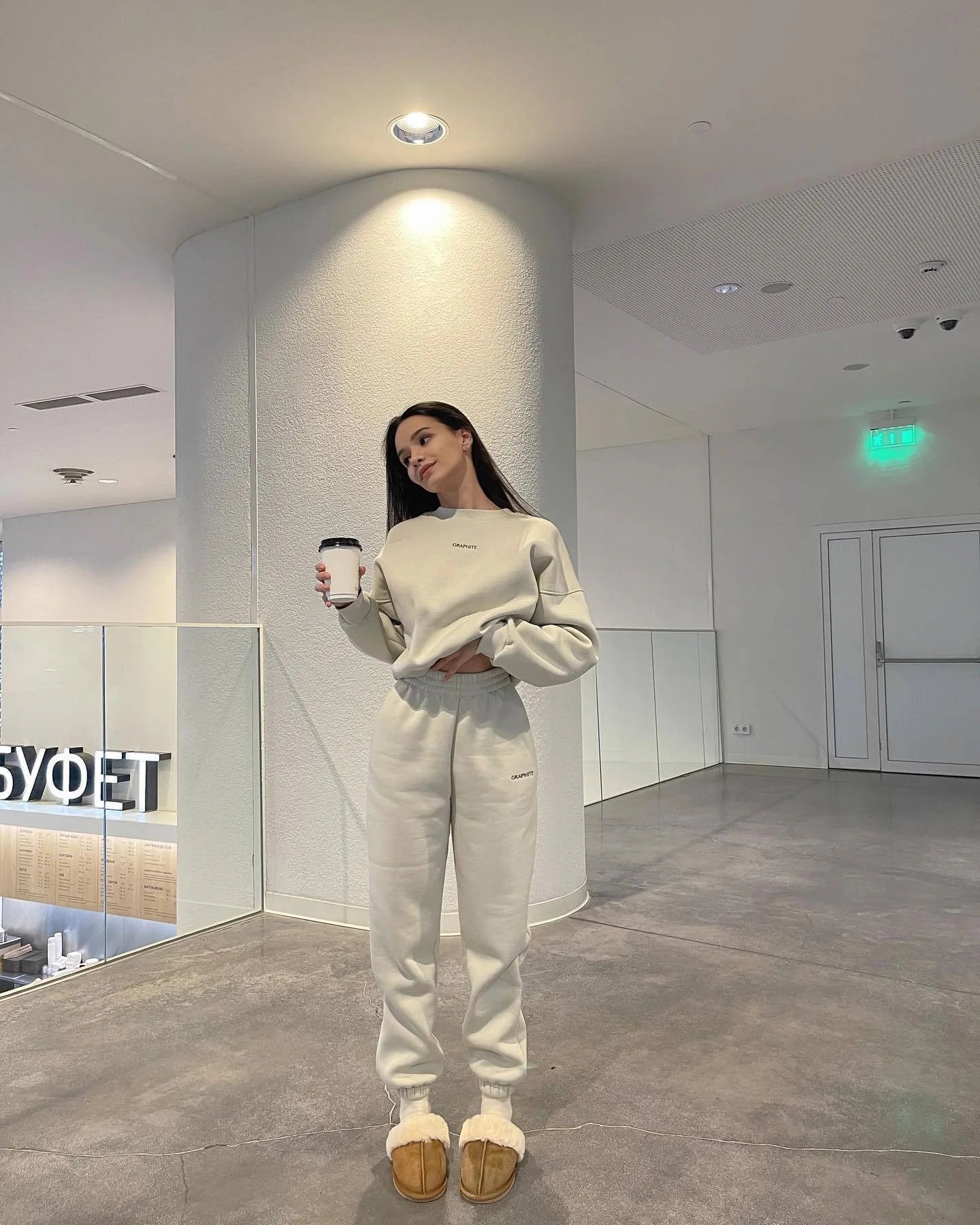 Women’s Hoodie and Pants Set – Cozy Casual Loungewear Outfit