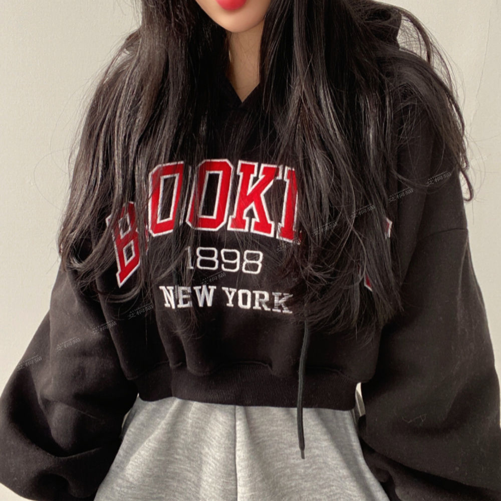 Cropped Baggy Hoodie for Women – Trendy Streetwear Style